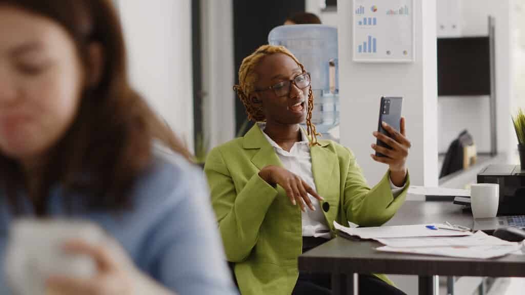 Teletrabajo: quién paga el internet, la luz y el ordenador